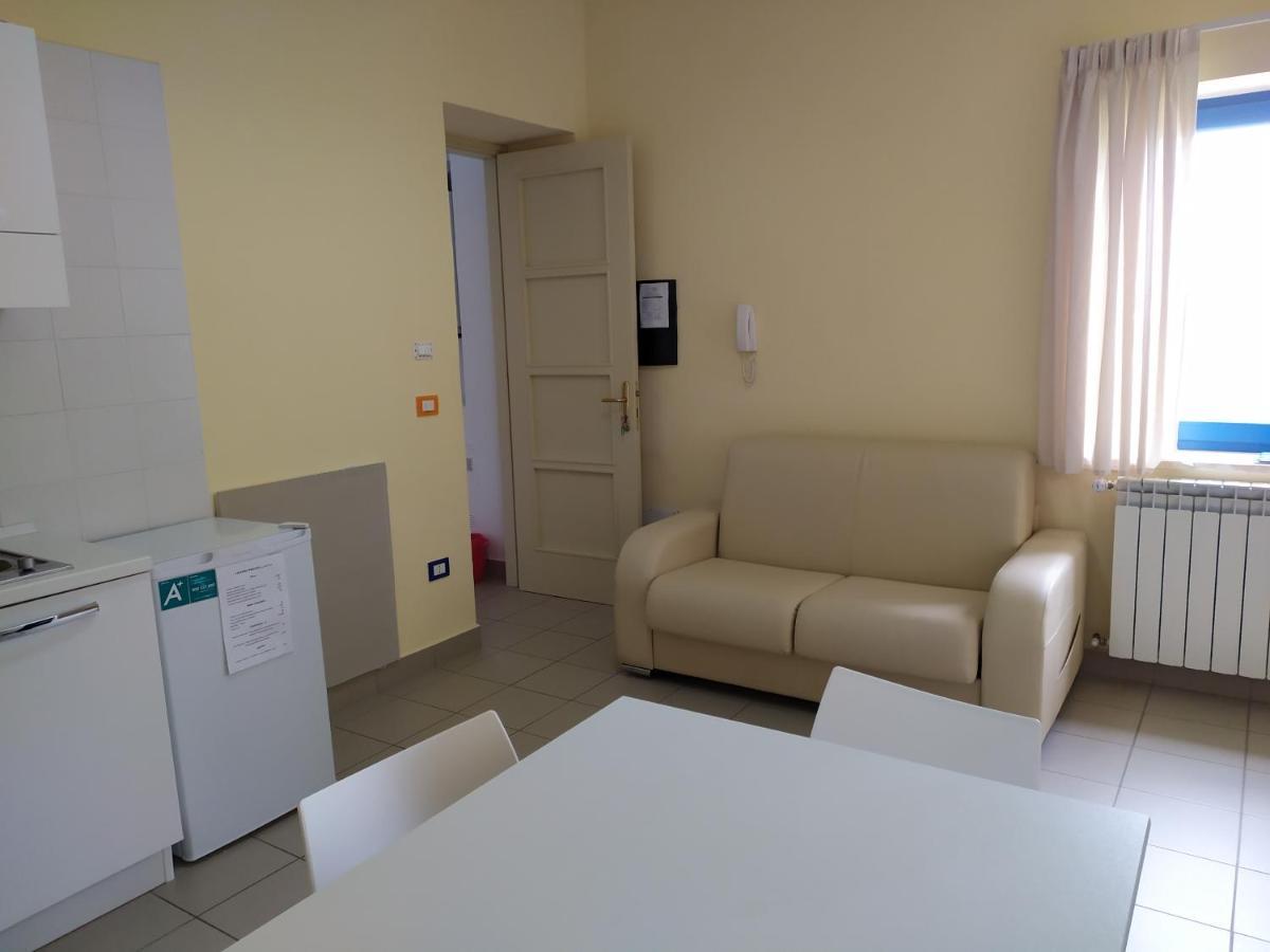 basilicata al volo Hostel Brindisi di Montagna Buitenkant foto